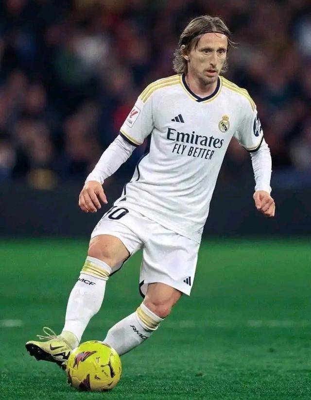 曼联2-2倒数第2！3连平跌英超第7 新帅无缘开门红 8500万新援双响