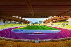 大谷翔平在 2024 年达成单季 400 垒打数，成为 21 世纪以来首位达标的球员